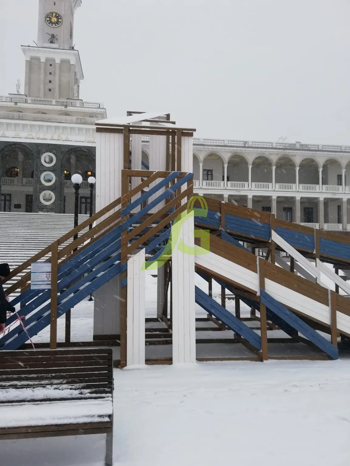 Зимняя деревянная горка "IgraGrad Snow Fox 12 м" с двумя скатами мод.3