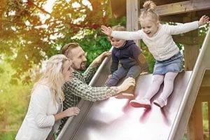 Как родителям вести себя на детской площадке? Как родителям вести себя на детской площадке? - IgraGrad